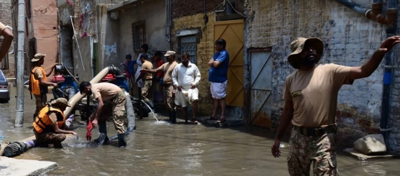 «Θερμό» επεισόδιο στα σύνορα Πακιστάν και Ινδίας - 10 νεκροί